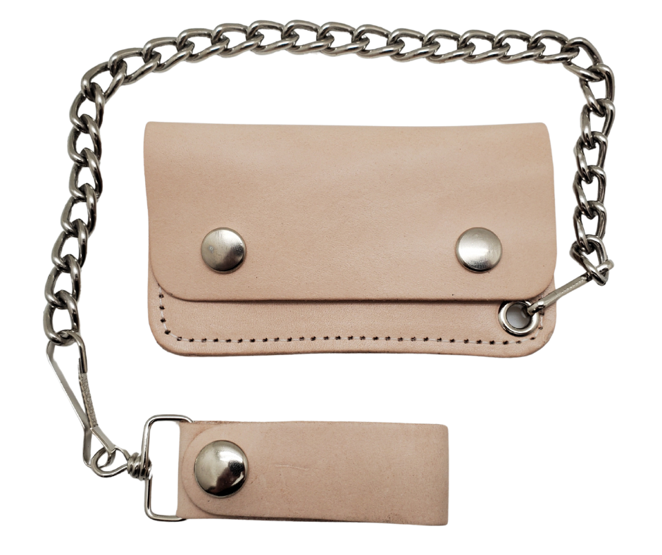 For the Minimalist Rider. The most compact chain wallet we offer. Just enough room for some folded up cash a couple cards. Nothing to bog you down. Made in USA

2 pockets for some cash or cards
Complete with 12" chain
Approximate size 4.5" x 2.75"

Snap Closure
Genuine Leather