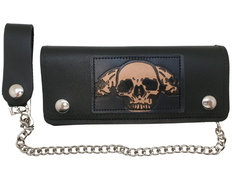 <span><span>3 Skulls pattern all leather patch on a </span></span><span style="font-size: 0.875rem;">Classic Style Chain Wallet, great for the Modern minimalist. One credit card slot in the front with 2 main cash or whatever your STUFF is....5 year old receipts, concert stub from high school, the stuff you forgot was in there!</span><span style="font-size: 0.875rem;"> <span data-mce-fragment="1">Available in our Smyrna, TN shop a short drive from downtown Nashville.</span></span>