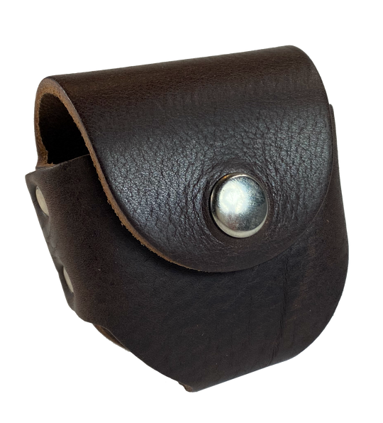 Made in USA Leather case to hold a can of snuff. Attaches to your belt with a loop on the back. Snap closure. Available in Black or Brown (color may vary from picture). Available online and in our retail shop in Smyrna, TN.